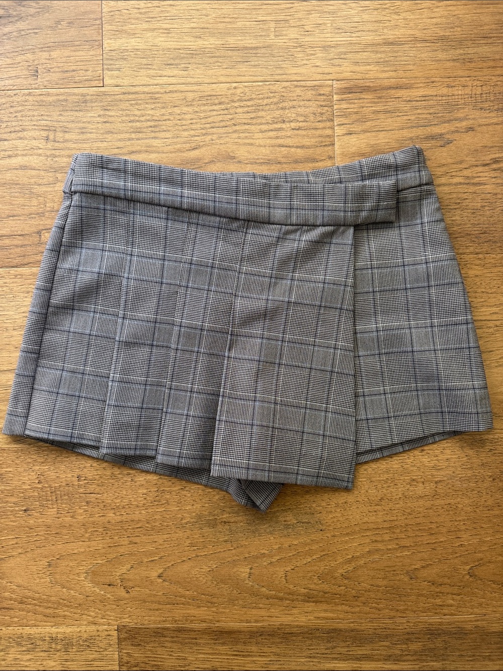 NWOT ZARA PLAID ASYMMETRIC SKORT